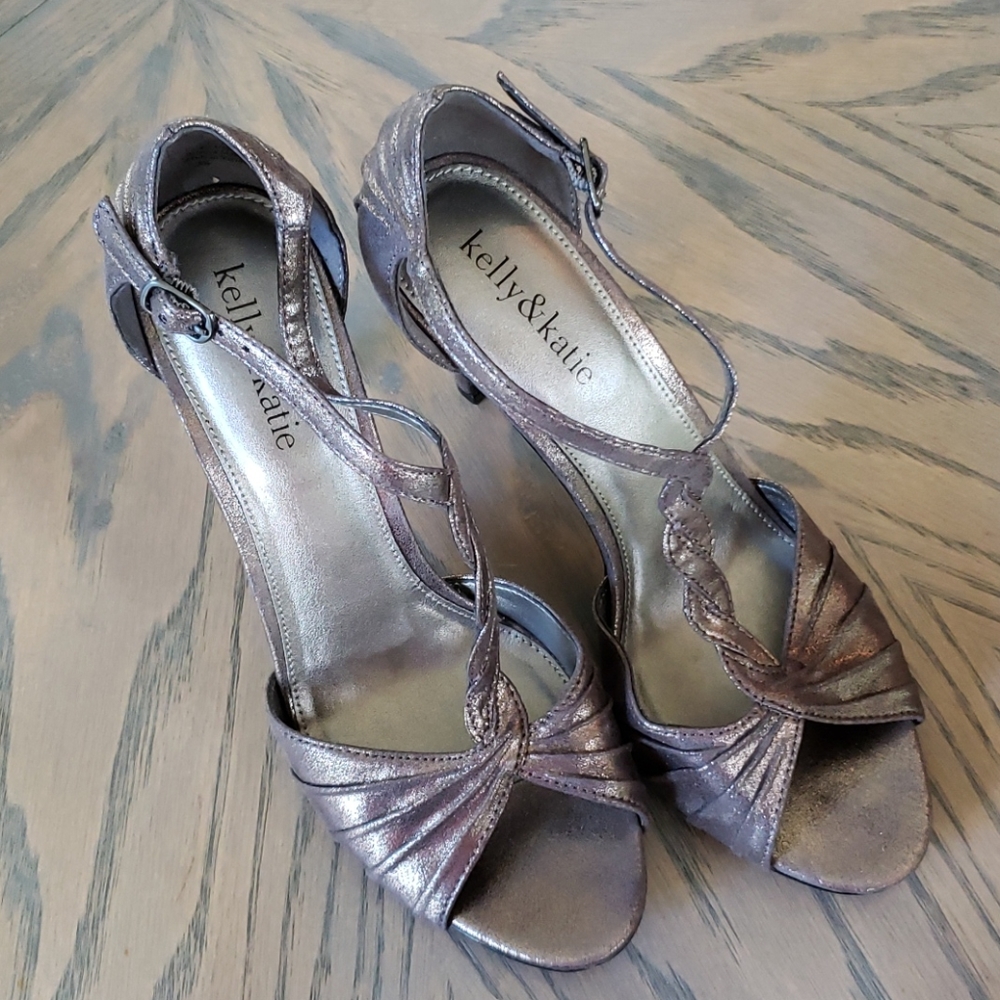 Kelly & Katie Metallic Heeled Sandals